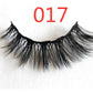 Faux cils avec des aimants à la mode (A Pair Of False Eyelashes With Magnets In Fashion)acc